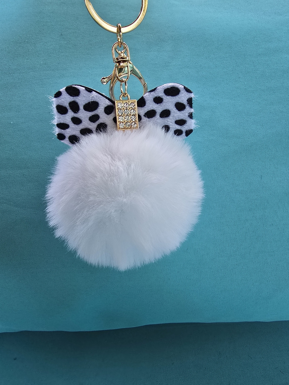 ๐ Faux Fur Pom Pom Keychain with Ear Accents - Picture 5 of 9